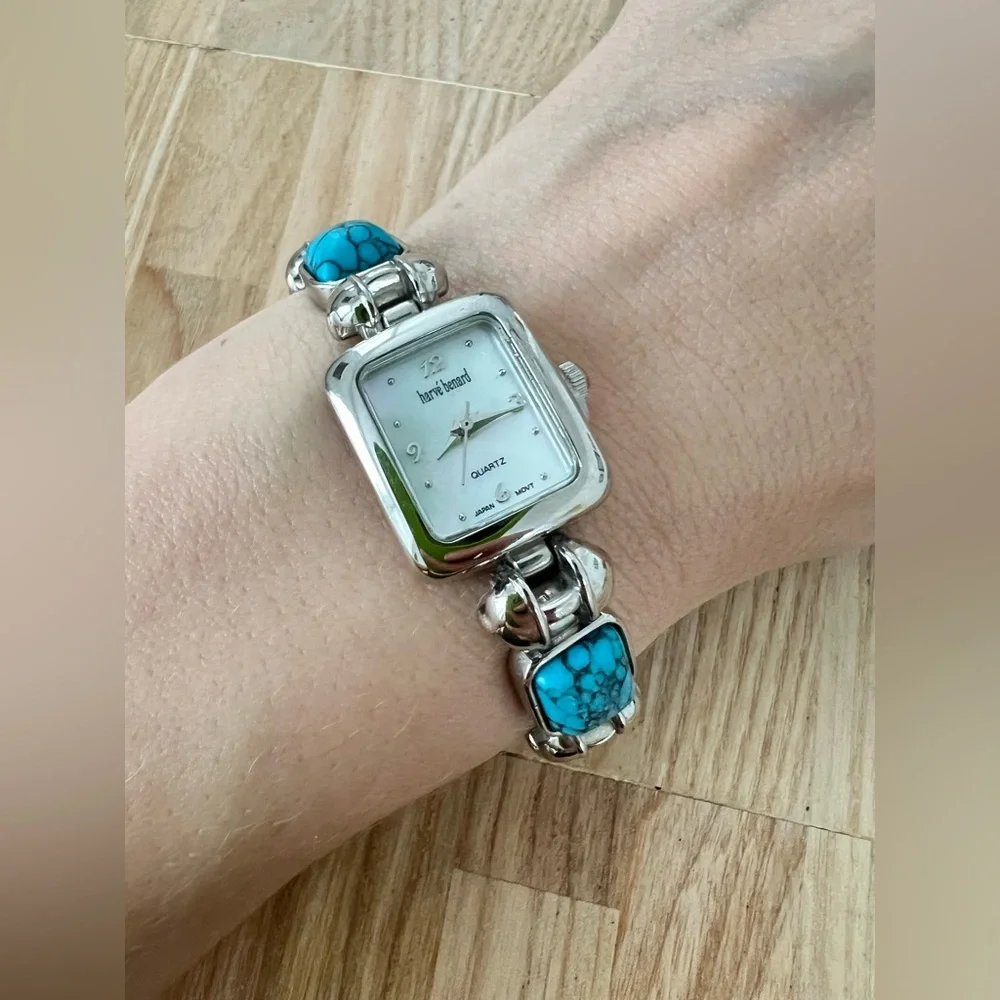 Harve Benard ladies silver tone stone accented  watch NEW BATTERY